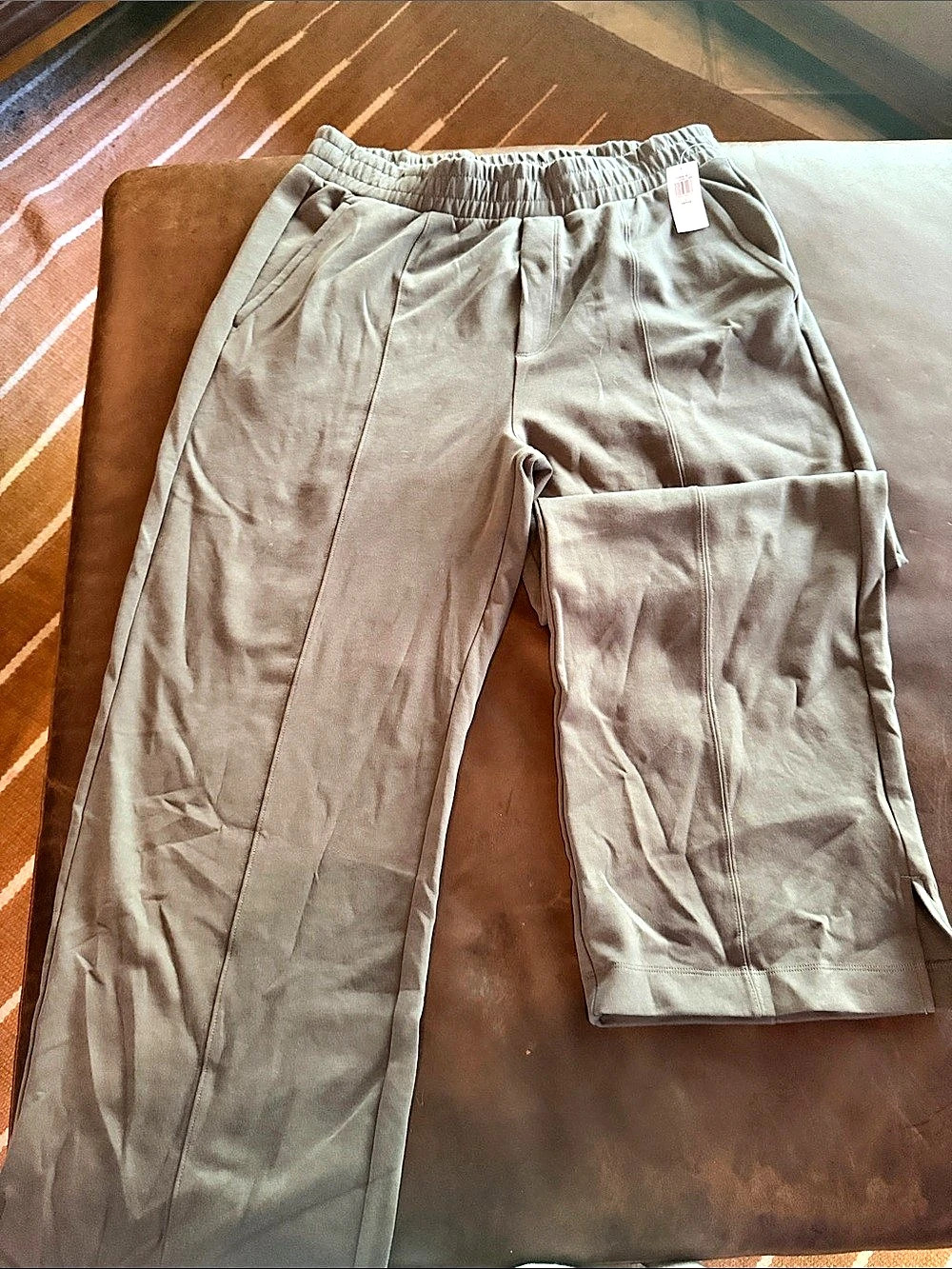 Old Navy Dynamic Fleece High-Rise Wide-Leg Pants Wide Leg Pants in Gray Size L p
